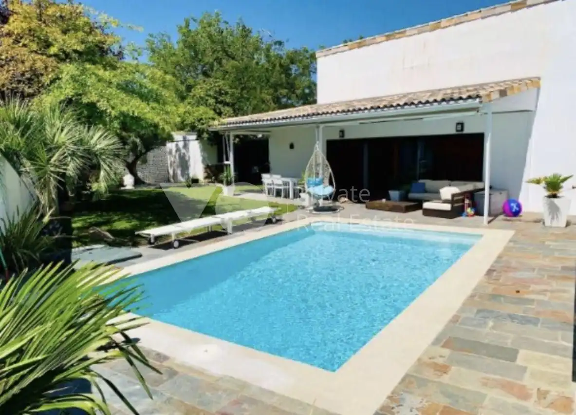 Piscina de Casa o chalet en venta en Villanueva del Pardillo con Aire acondicionado, Calefacción y Jardín privado