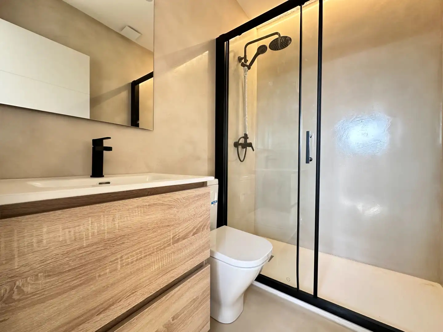 Baño de Ático en venta en Badalona con Aire acondicionado, Calefacción y Parquet