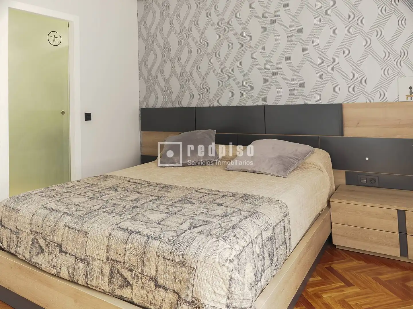 Dormitori de Pis en venda en Madrid amb Calefacció, Jardí privat i Terrassa