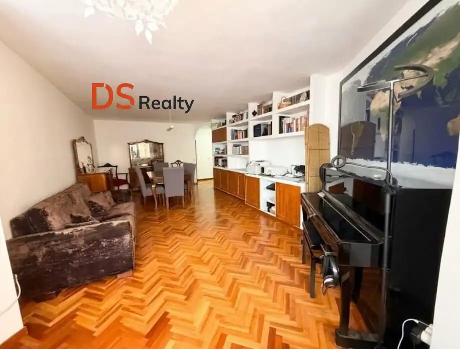 Vista exterior de Piso en venta en Centro