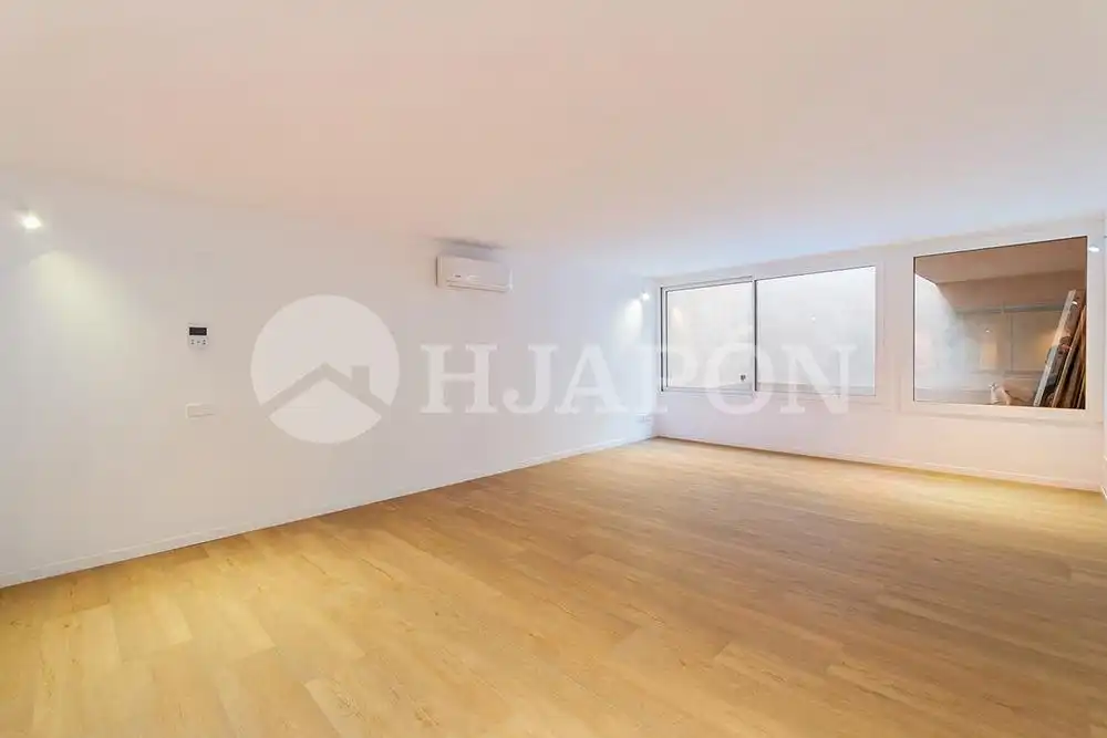 Sala d'estar de Casa o xalet en venda en Badalona amb Aire condicionat, Calefacció i Terrassa
