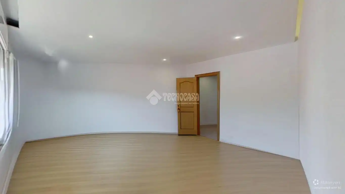 Piso en venta en Barberà del Vallès con Calefacción y Balcón