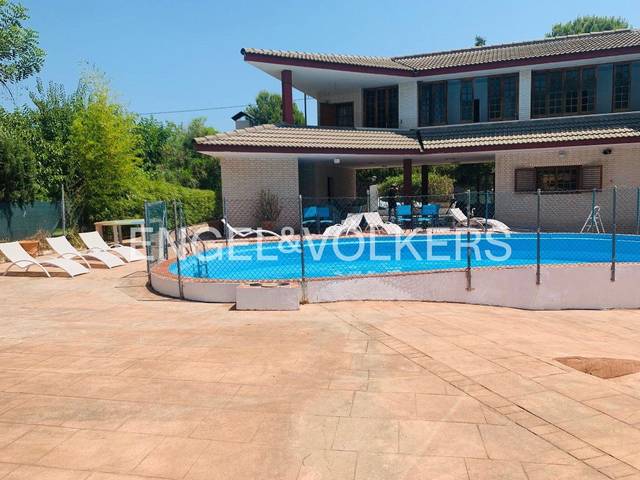 Casa-chalet en Alquiler en Calle San Vicente en Olocau