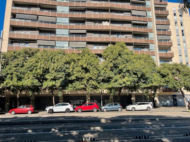 Exterior view of Premises for sale in  Barcelona Capital  with Air Conditioner