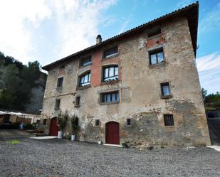 Vista exterior de Casa o xalet en venda en Santa Margarida de Montbui amb Piscina