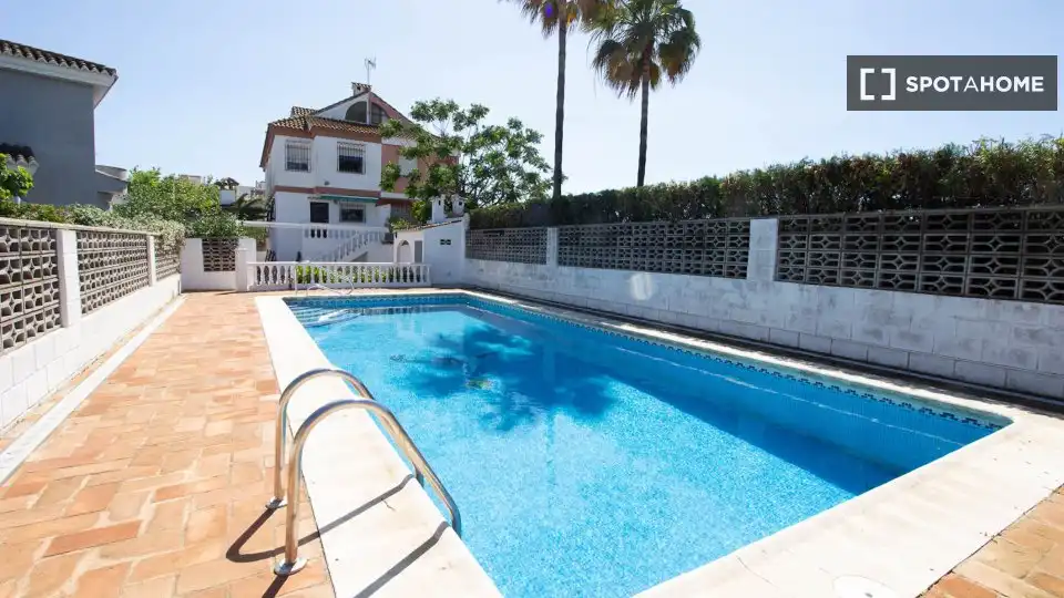Swimming pool of Flat for rent in Sueca  with Air Conditioner, Heating and Furnished