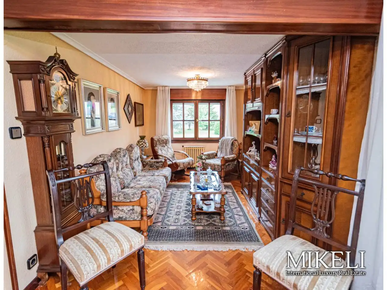 Sala d'estar de Casa o xalet en venda en El Astillero   amb Calefacció i Jardí privat