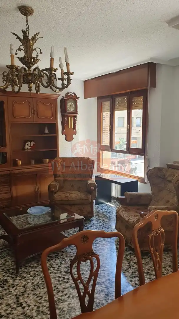 Sala d'estar de Pis de lloguer en Albacete amb Calefacció, Moblat i Balcó
