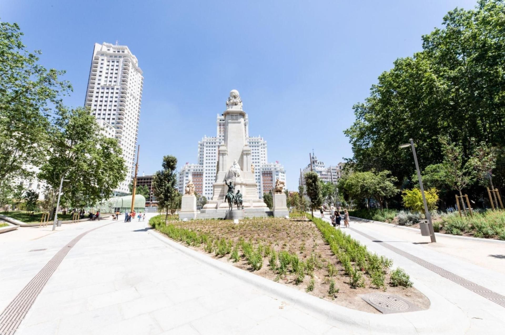 Vista exterior de Apartament en venda en  Madrid Capital amb Calefacció, Terrassa i Balcó