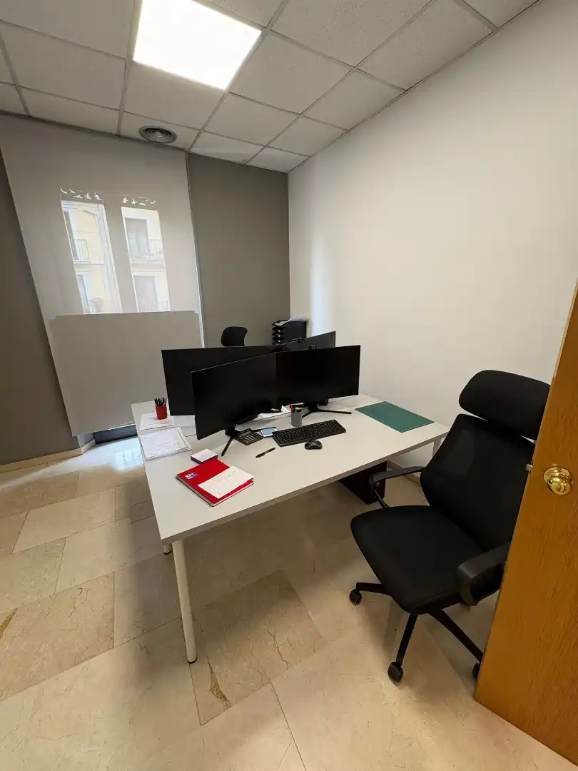 Oficina de alquiler en Avinguda de Sant Francesc, 4, Centre - Barri Vell