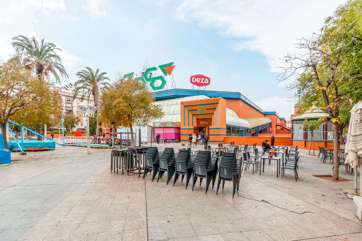 Vista exterior de Local en venda en  Córdoba Capital amb Aire condicionat i Calefacció