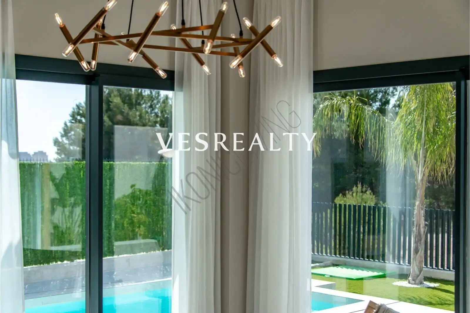 Chalet con piscina en venta en Golf Bahía, imagen 10