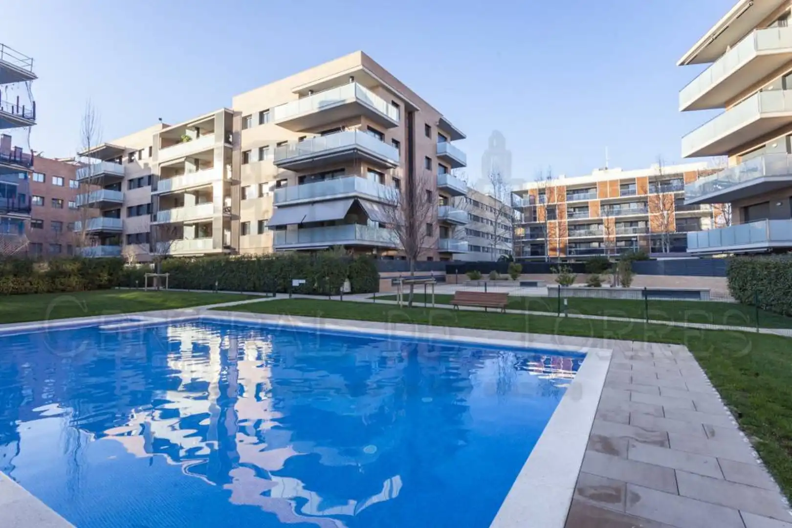 Swimming pool of Ground floor for sale in Sant Cugat del Vallès  with Air Conditioner, Heating and Private garden