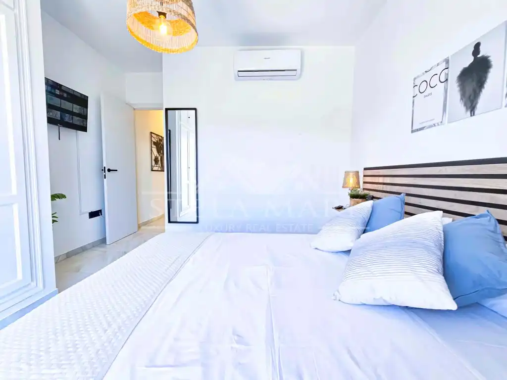 Habitación de Casa adosada en venta en Nerja con Aire acondicionado, Terraza y Amueblado
