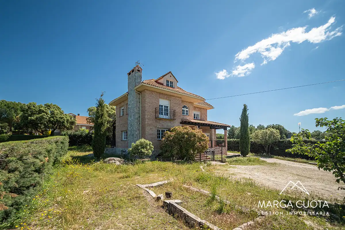 Exterior view of Houses for sale in Valdemorillo  with Heating, Private garden and Parquet flooring