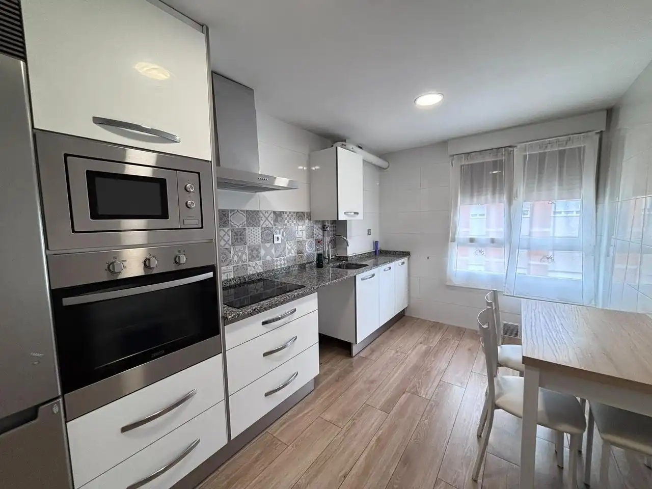 Küche von Wohnung zur Miete in Gijón  mit Heizung und Möbliert