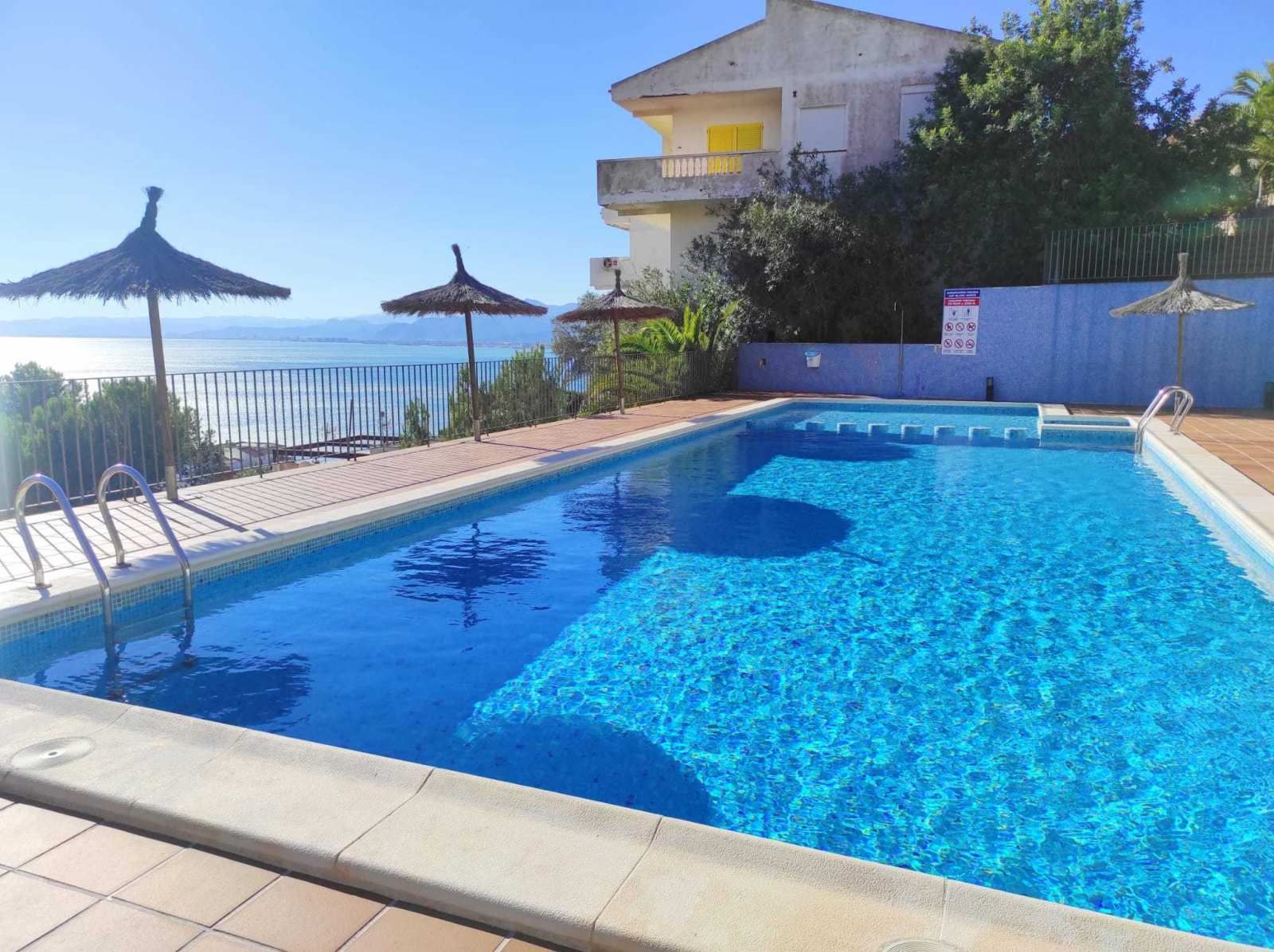 Piscina de Pis de lloguer en Cullera amb Aire condicionat, Terrassa i Piscina