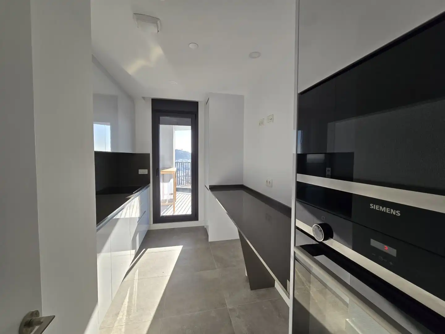 Küche von Wohnung zur Miete in Málaga mit Klimaanlage, Heizung und Terrasse