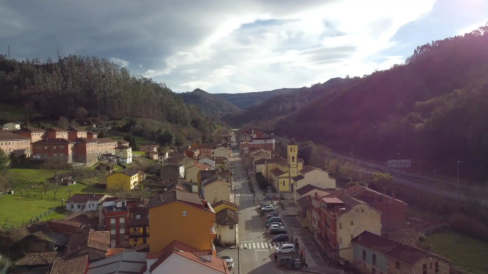 Vista exterior de Casa o xalet en venda en Oviedo  amb Calefacció