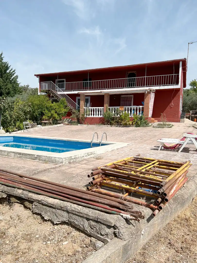 House with pool for sale in Calle José Gochicoa 2, imagen 2