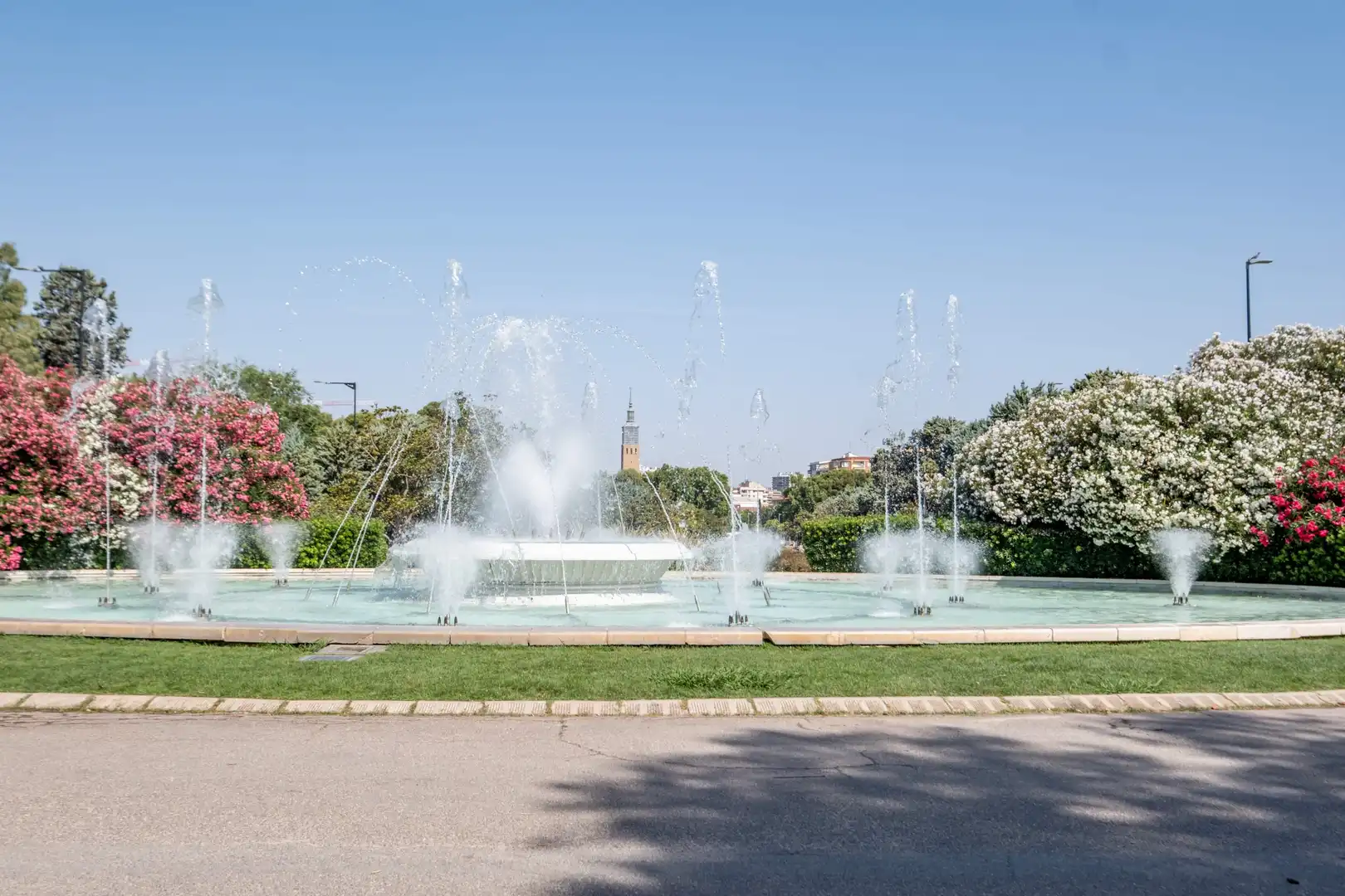 Jardín de Casa o chalet en venta en Zaragoza con Calefacción, Jardín privado y Terraza