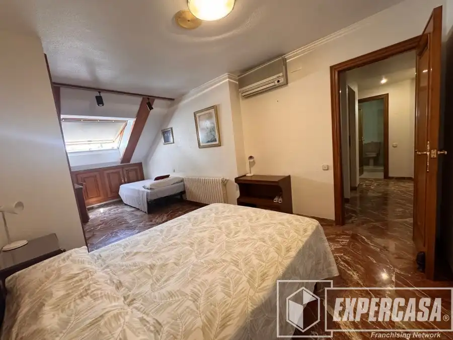 Habitación de Casa o chalet en venta en Burjassot con Aire acondicionado, Calefacción y Terraza