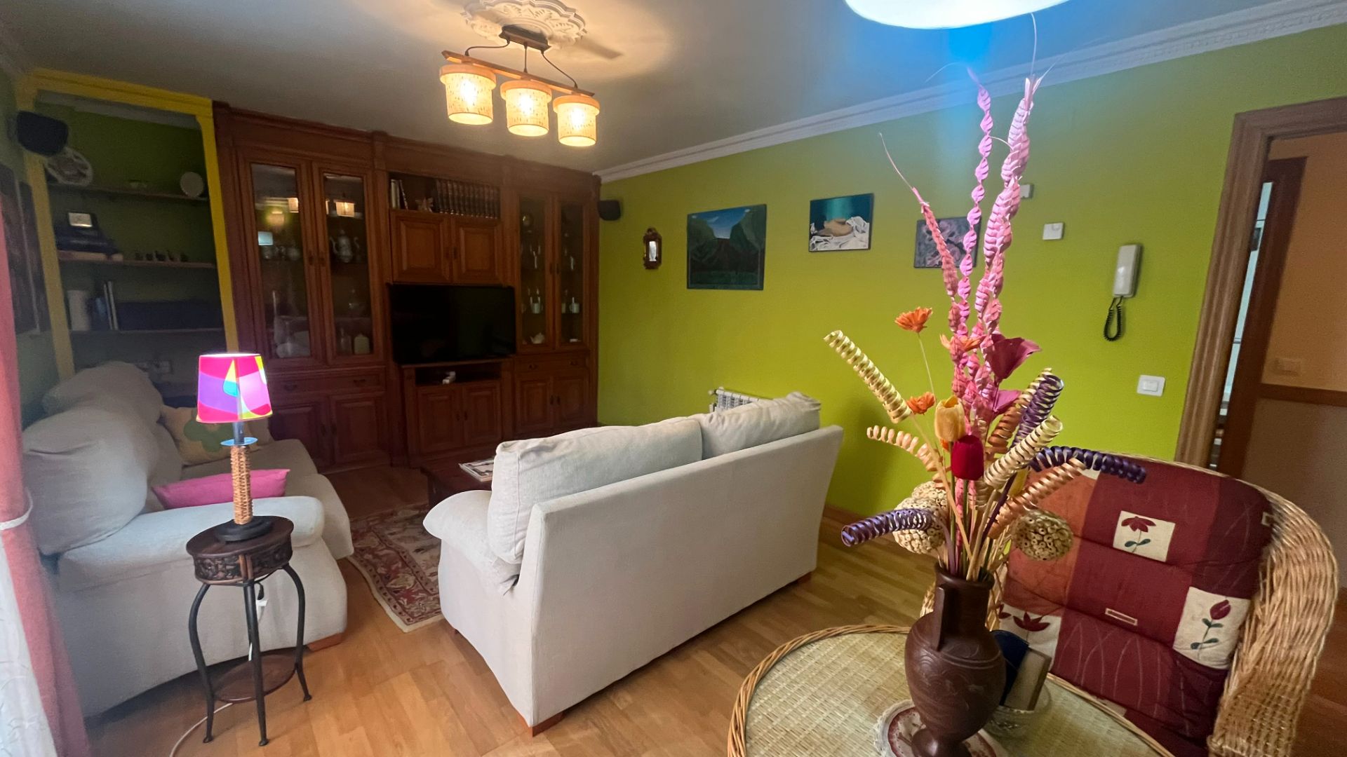Living room of Flat for sale in Valladolid Capital  with Heating, Parquet flooring and Furnished