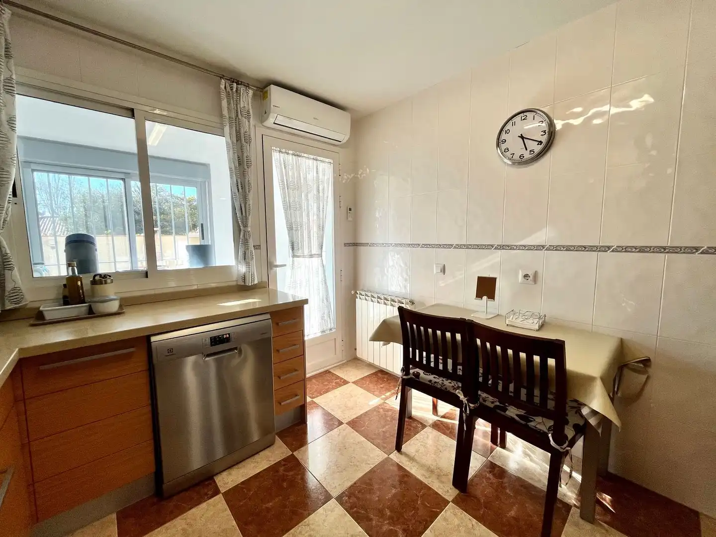 Cocina de Casa adosada en venta en Ciudad Real con Aire acondicionado, Calefacción y Internet