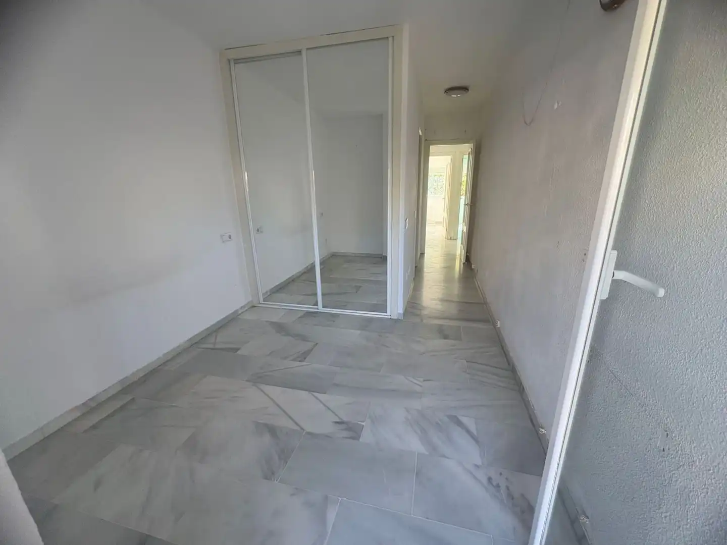 Wohnung zum Verkauf in Benalmádena mit Klimaanlage, Heizung und Terrasse