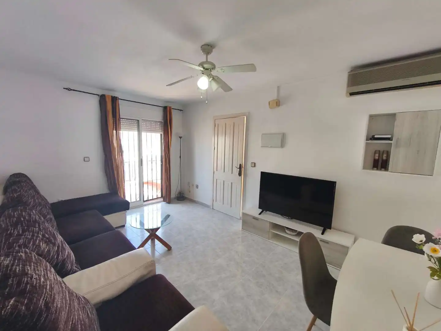Wohnzimmer von Wohnungen zum Verkauf in Orihuela mit Klimaanlage, Heizung und Terrasse