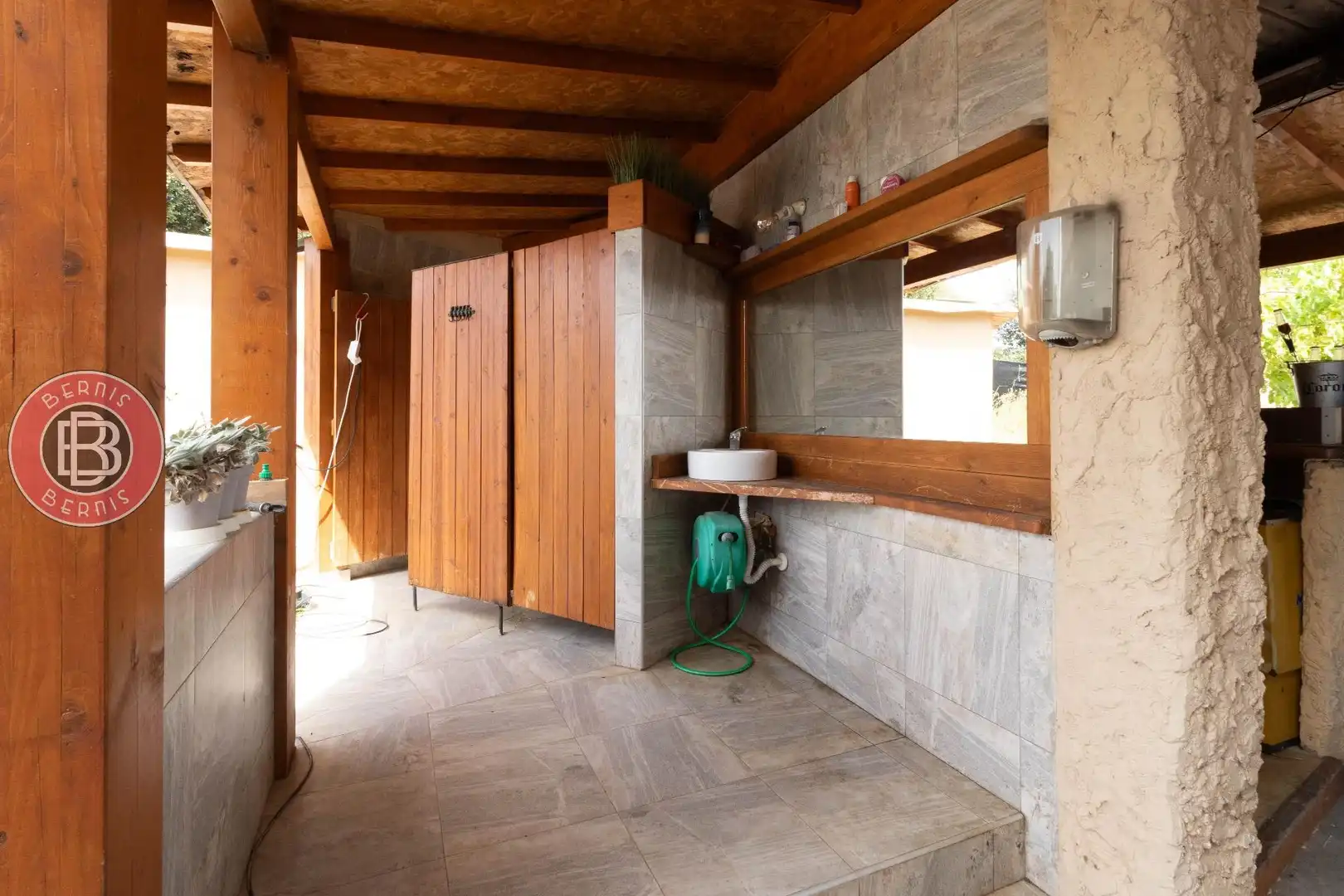 Bany de Finca rústica en venda en Els Hostalets de Pierola amb Calefacció, Jardí privat i Parquet