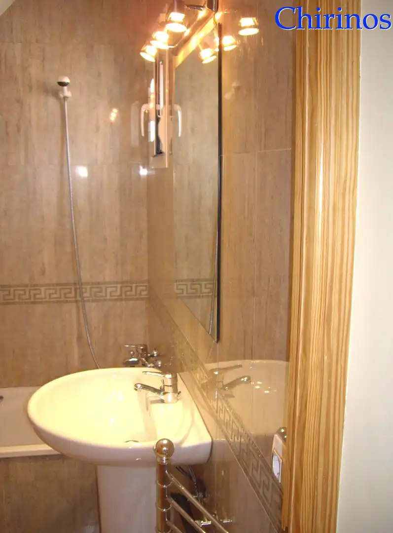 Baño de Ático de alquiler en Córdoba con Aire acondicionado, Terraza y Horno