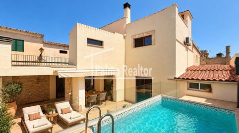Un refugio mediterráneo con piscina en Son Servera