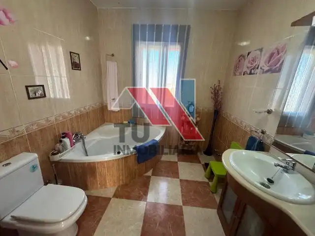 Baño de Casa o chalet en venta en Novés con Terraza y Balcón