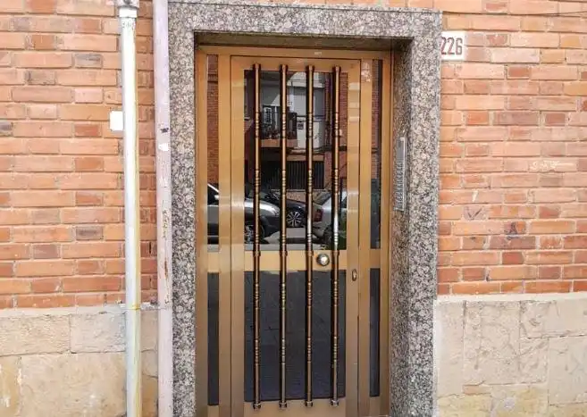 Flat for sale in Carrer SANT CRISPI, DE 226, imagen 3