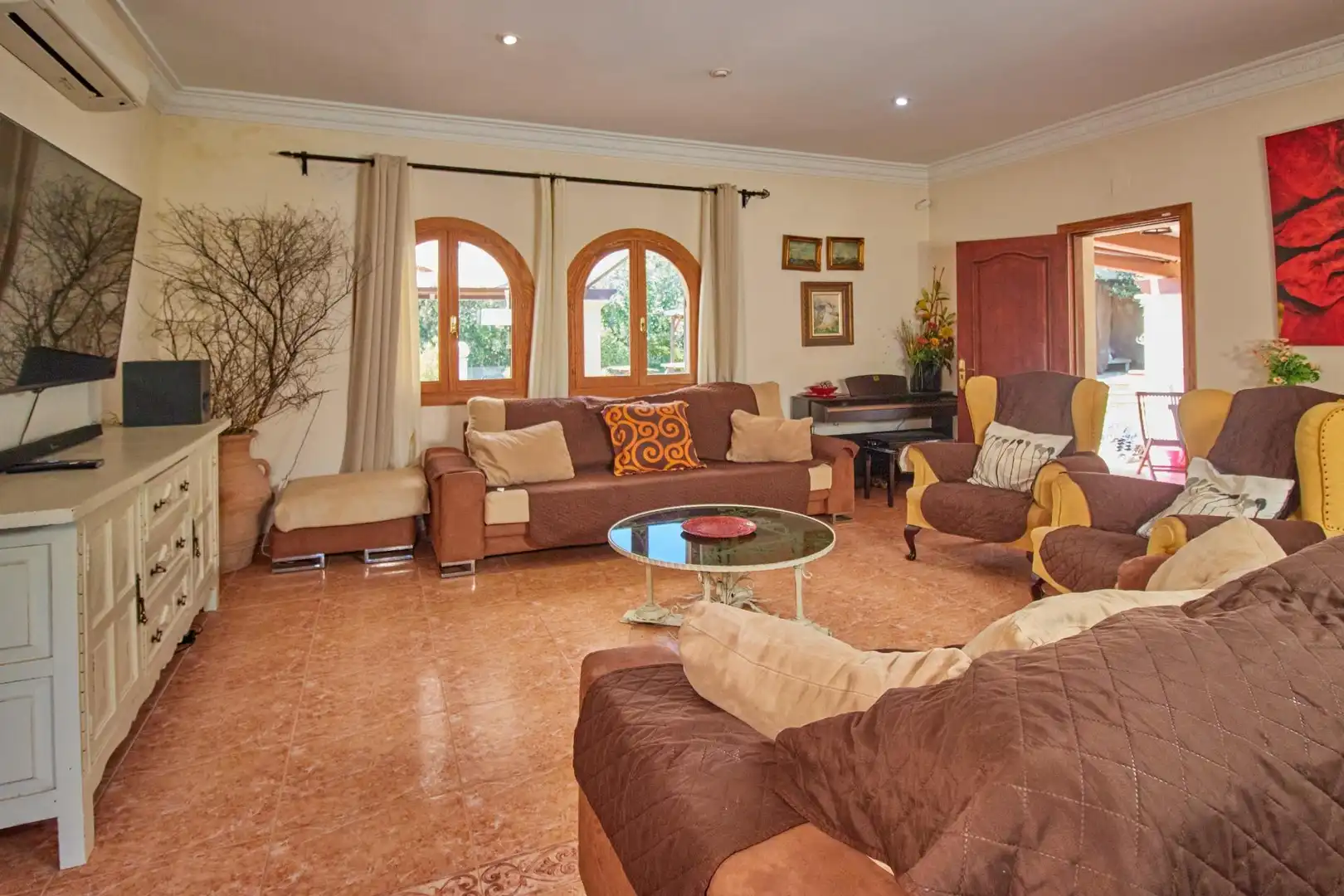 Sala de estar de Finca rústica en venta en Llucmajor con Aire acondicionado, Jardín privado y Terraza