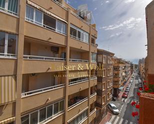 Vista exterior de Àtic en venda en Torrevieja amb Aire condicionat i Terrassa