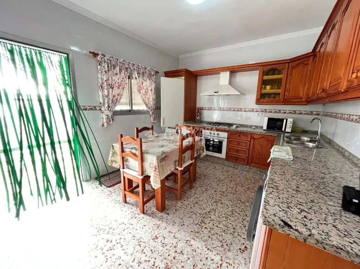 Kitchen of Detached homes for sale in San Fernando  with Air Conditioner, Balcony and Alarm