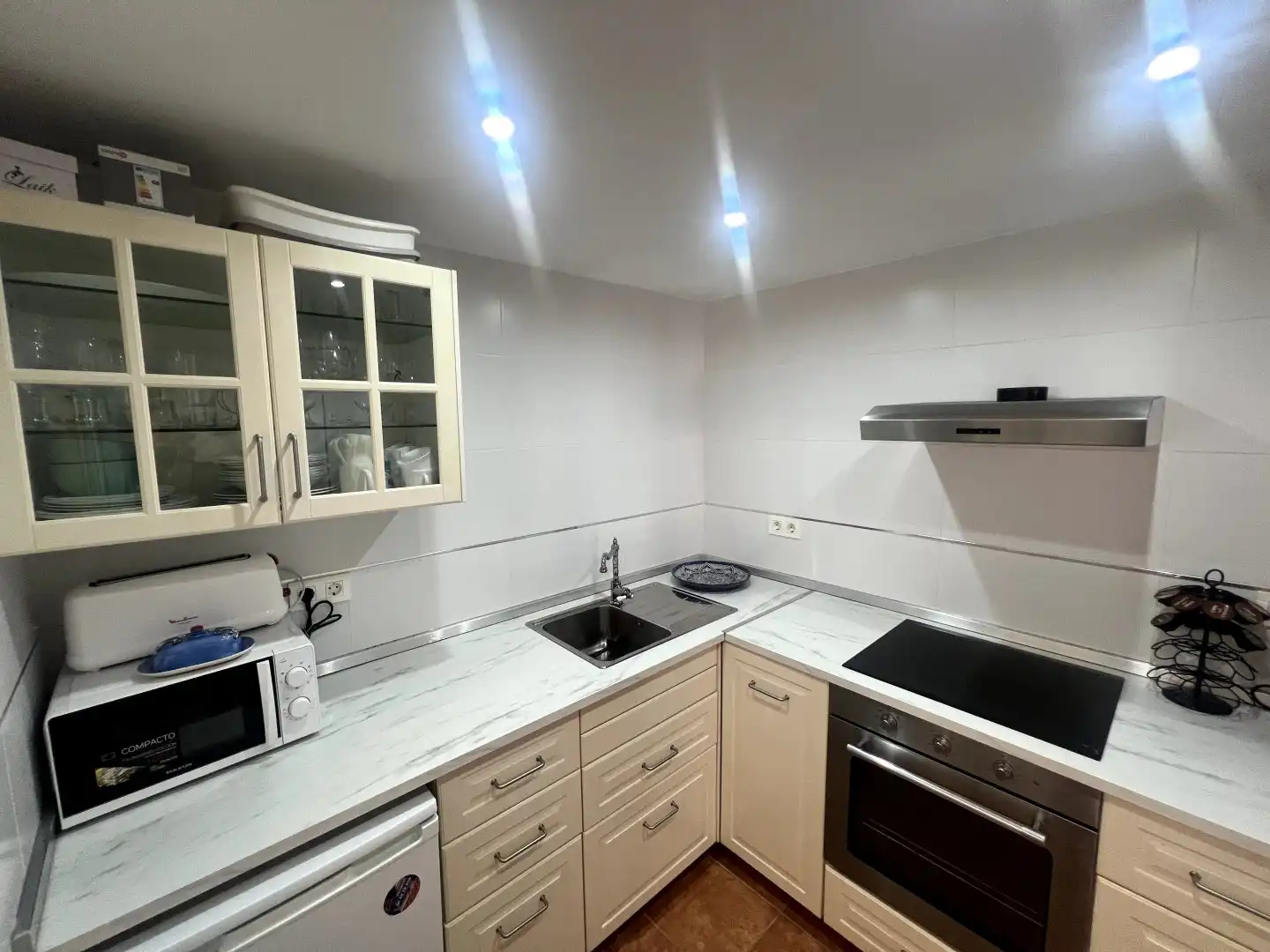 Cuina de Casa o xalet en venda en Salobreña amb Aire condicionat i Terrassa