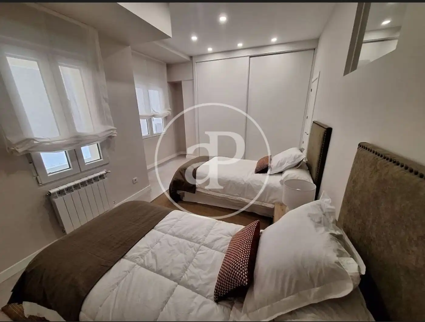 Wohnung zur Miete in Av. de Peris i Valero, Mont-Olivet