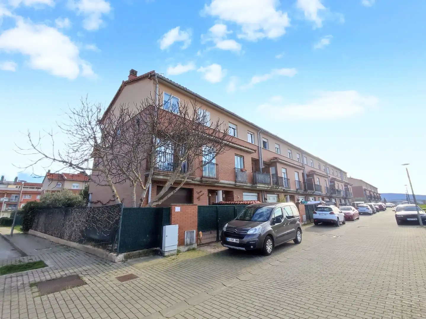 Vista exterior de Casa adosada en venta en Aoiz / Agoitz con Aire acondicionado, Calefacción y Terraza