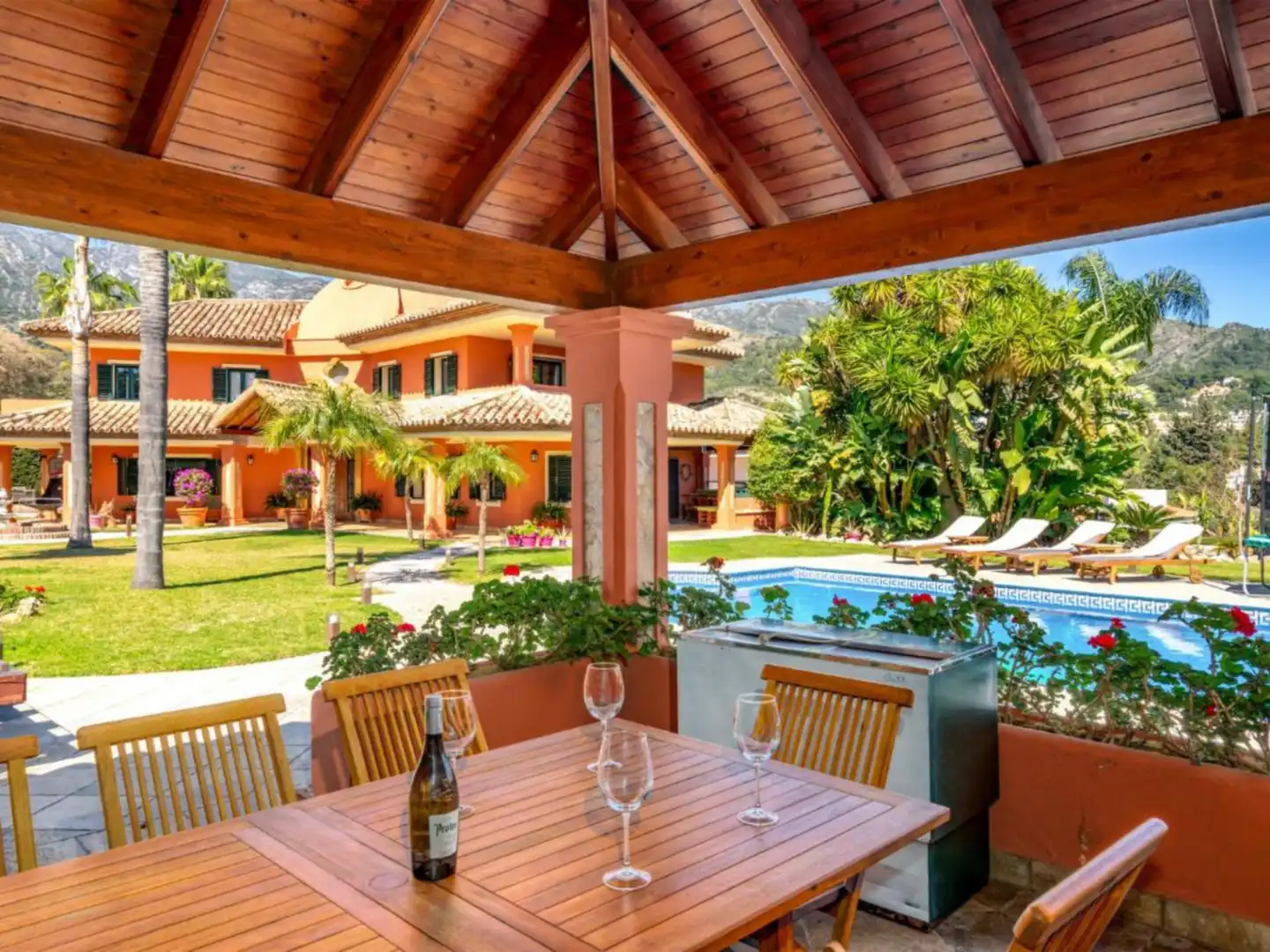 Terrace of Detached homes for rent in Marbella Centro