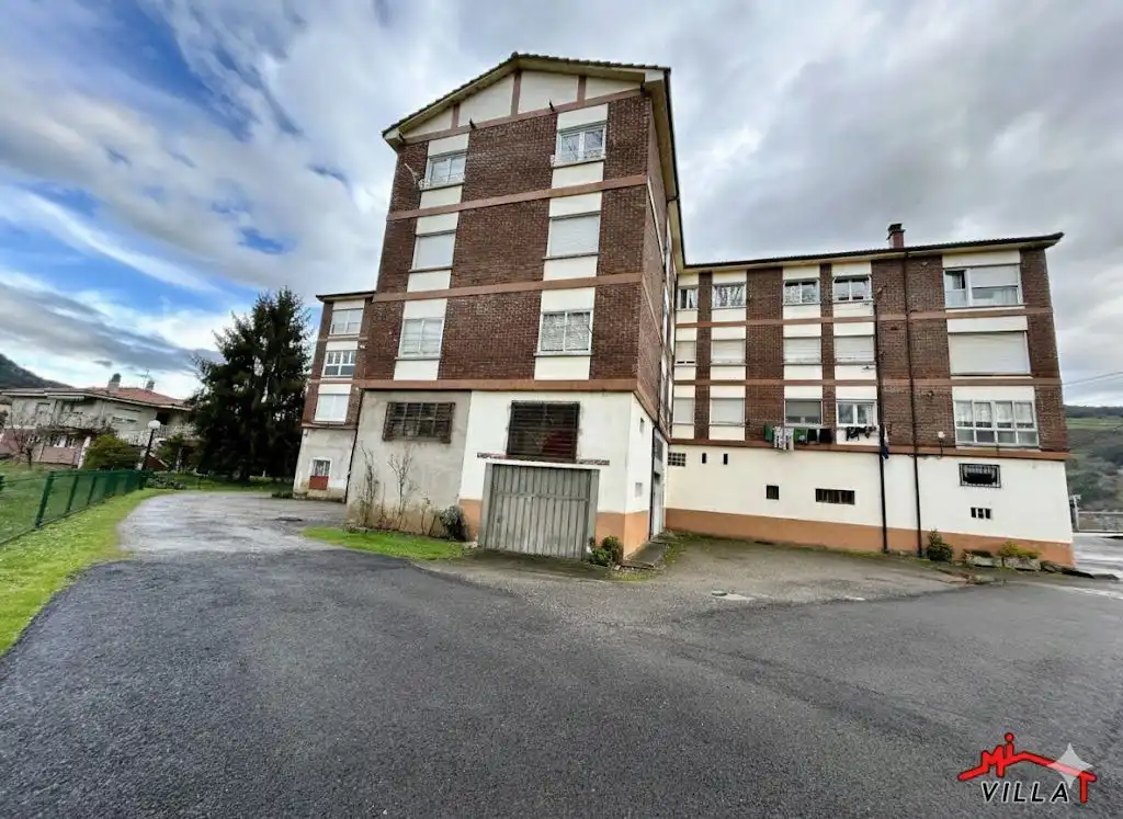 Vista exterior de Piso en venta en Ampuero con Calefacción