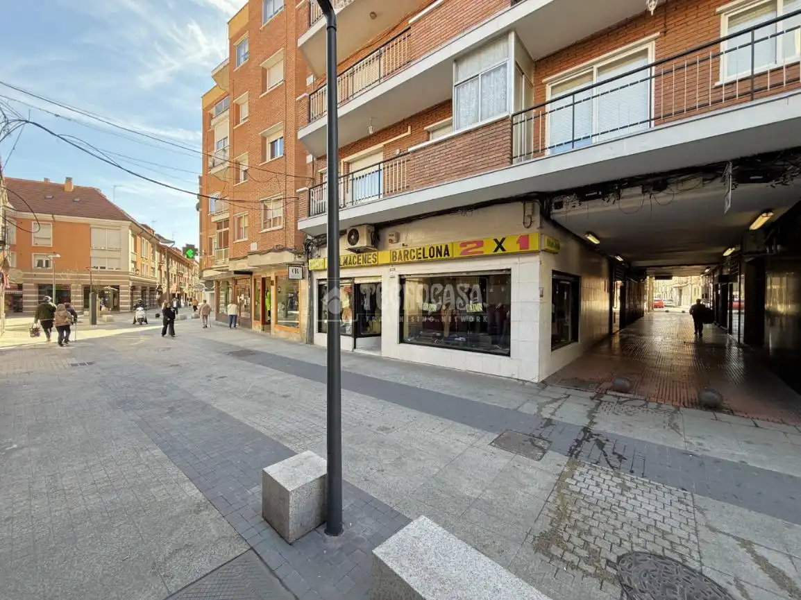 Vista exterior de Piso en venta en Alcalá de Henares con Aire acondicionado y Calefacción