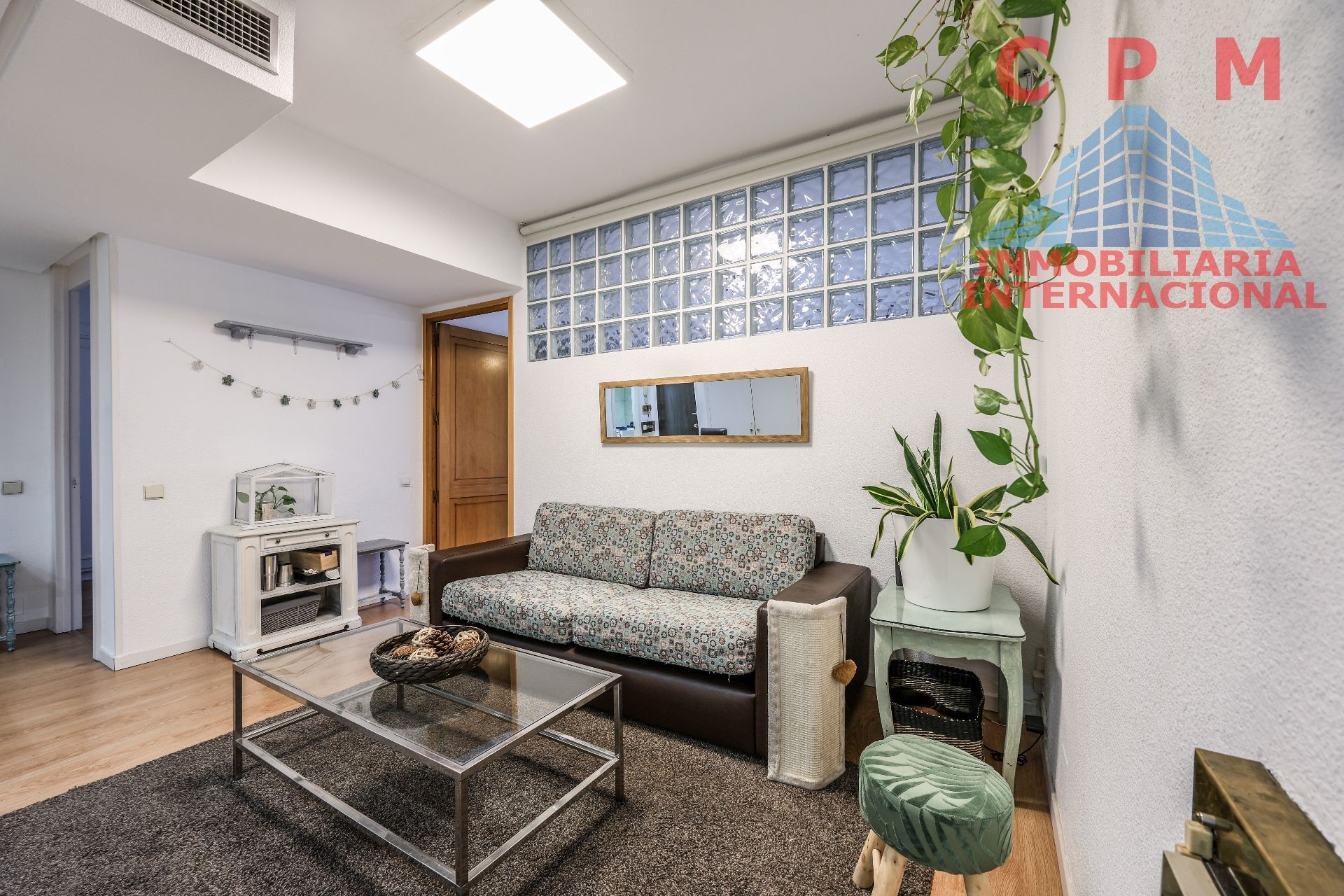 Sala d'estar de Pis de lloguer en  Madrid Capital amb Aire condicionat, Calefacció i Parquet