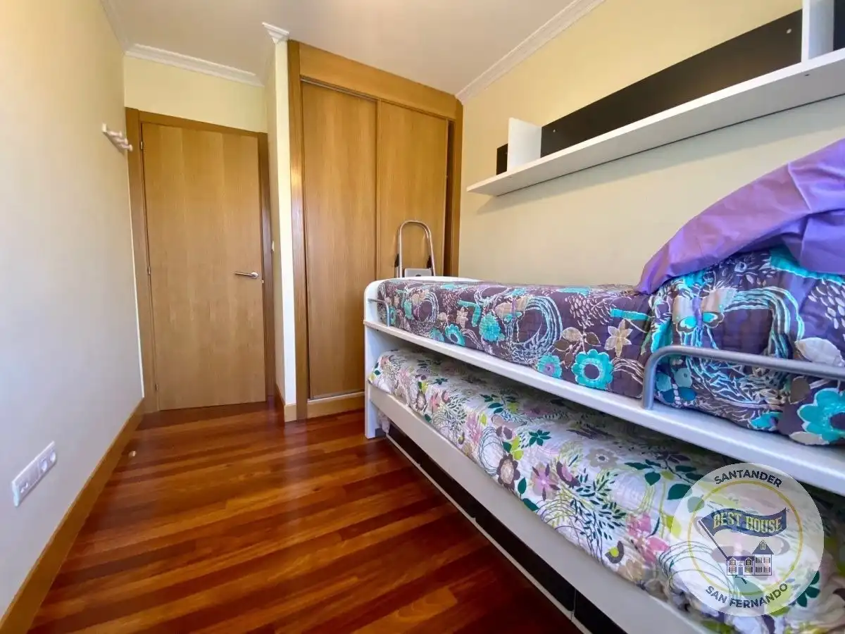 Wohnung zur Miete in Avenida de Cantabria, Valdenoja