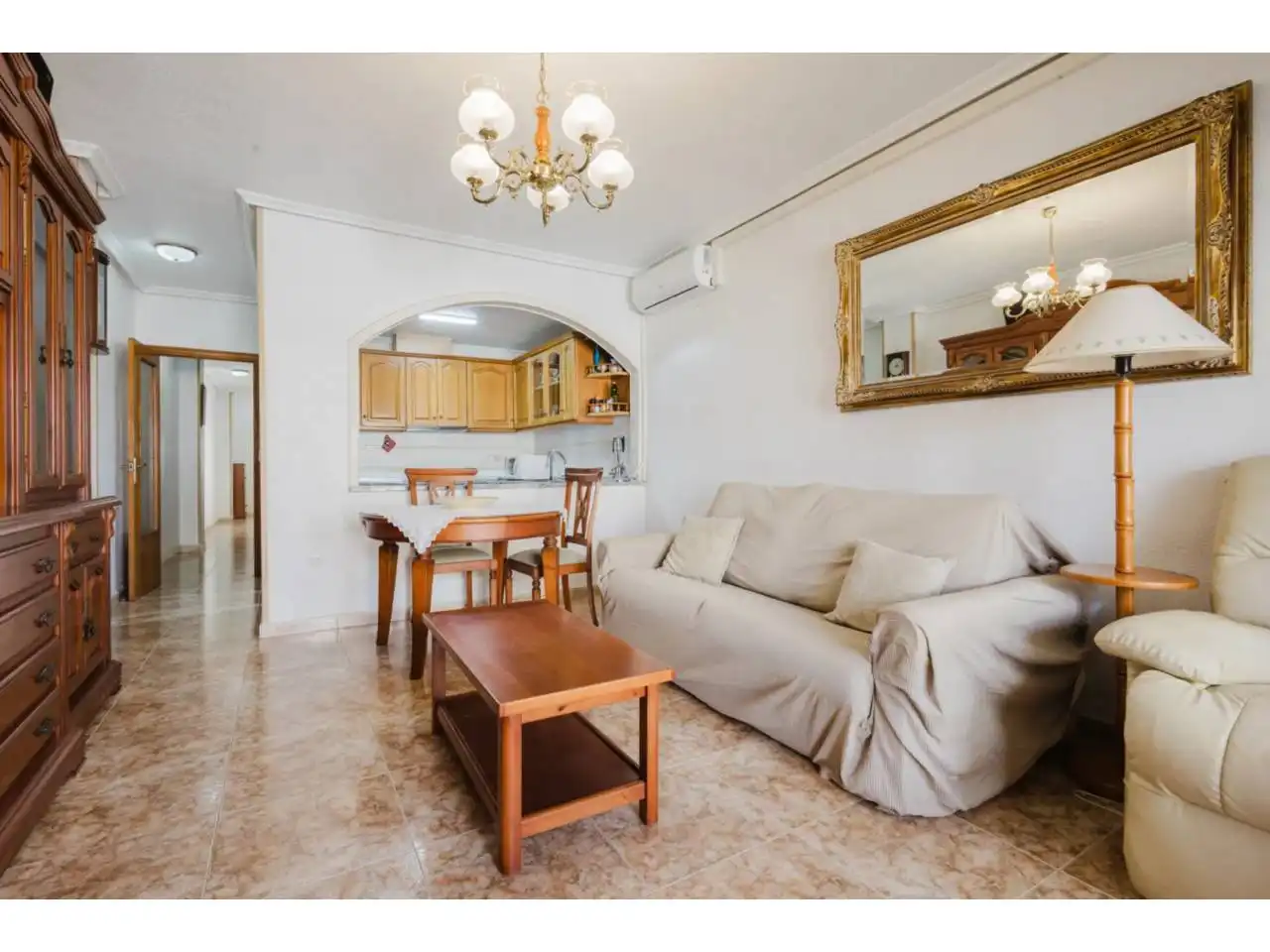 Sala de estar de Apartamento en venta en Torrevieja con Aire acondicionado, Calefacción y Terraza