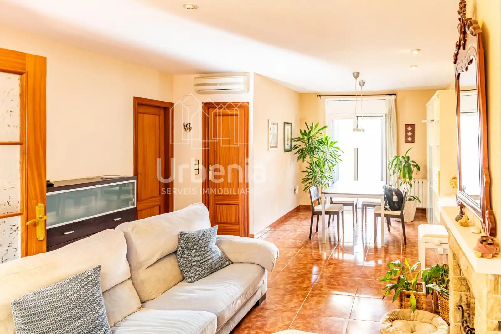 Sala de estar de Casa o chalet en venta en Cabrils con Aire acondicionado, Calefacción y Terraza