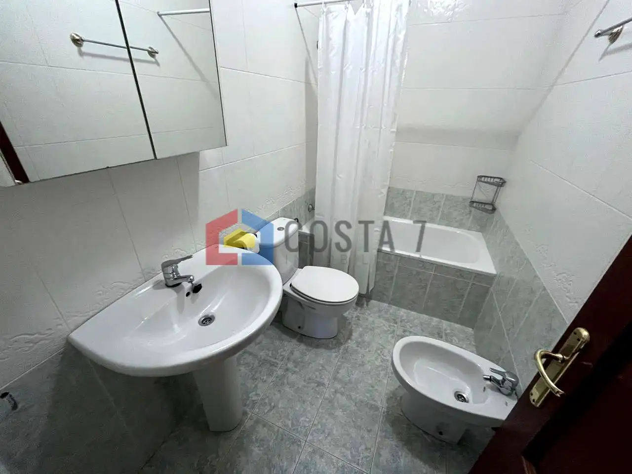 Badezimmer von Wohnung zum Verkauf in Arnuero mit Abstellraum und Möbliert