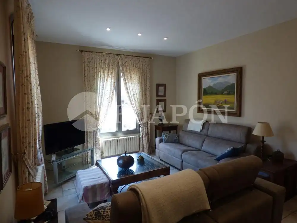 Sala d'estar de Casa o xalet en venda en Teià amb Calefacció, Jardí privat i Terrassa